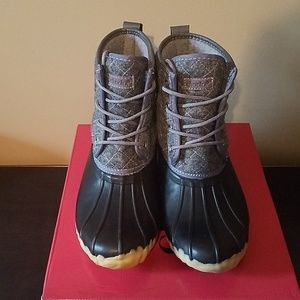 Duck boots